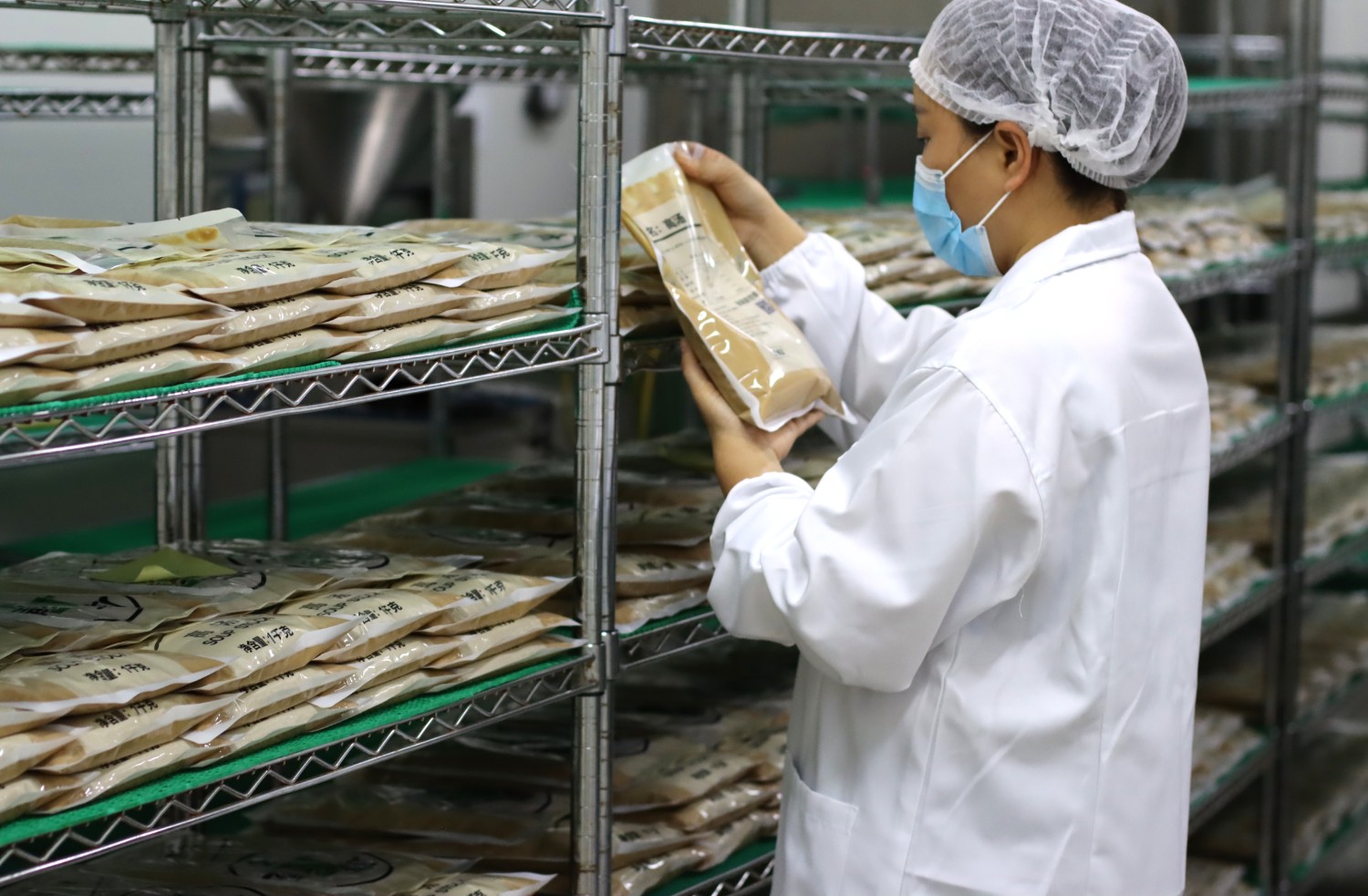 康德食品麻辣口味操作視頻-公司提供貼牌定制，免費(fèi)送技術(shù)的服務(wù)，開店無需大廚，簡易操作，快速標(biāo)準(zhǔn)化出餐